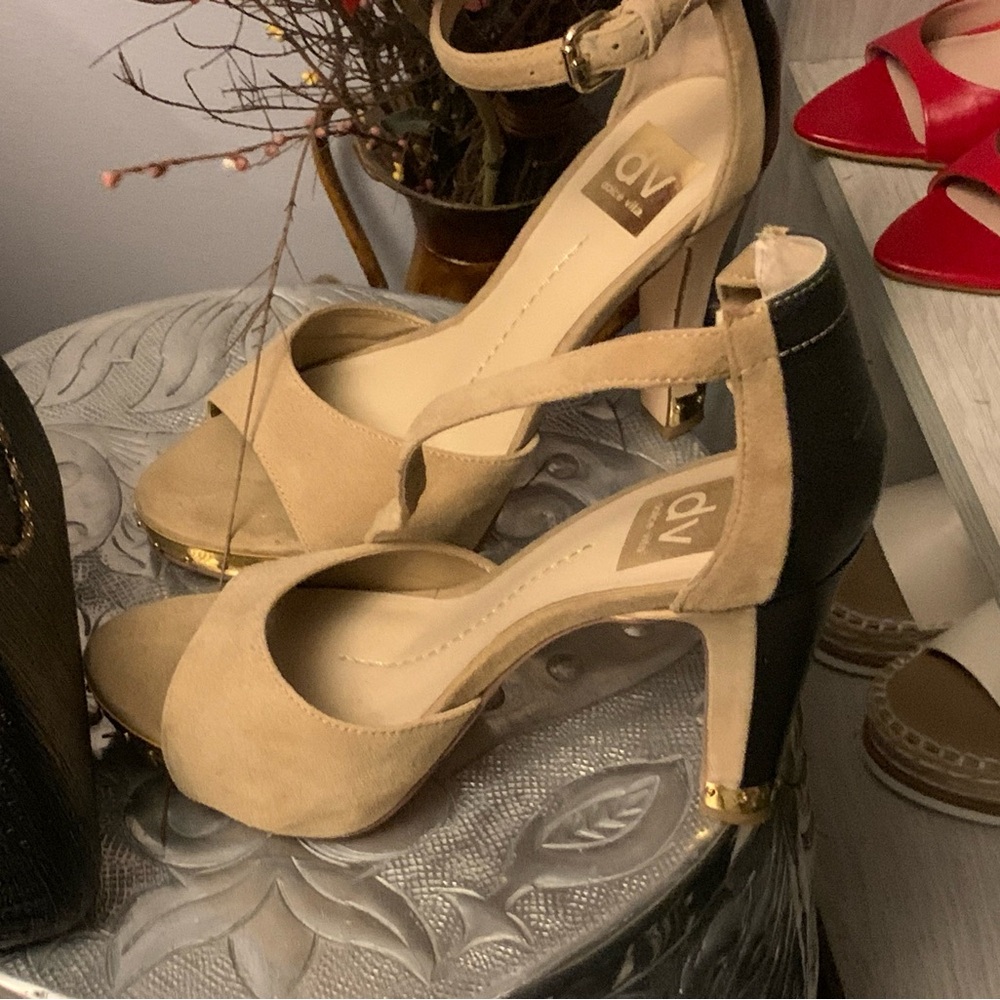 Tan DV Dolce vita suede 5” heels